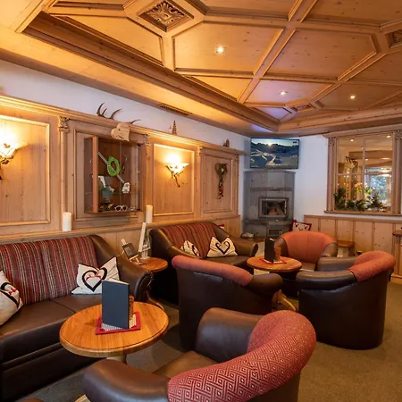 ホテル Garni Monte Bianco 4*