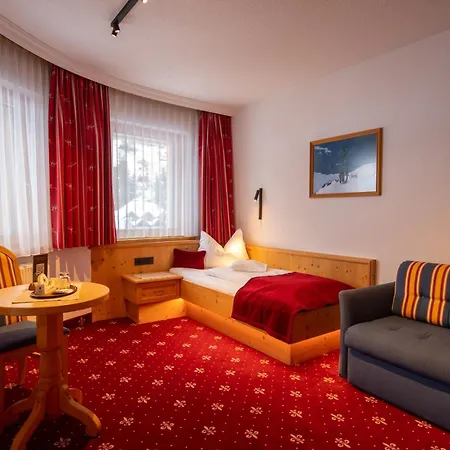 ホテル Garni Monte Bianco 4*