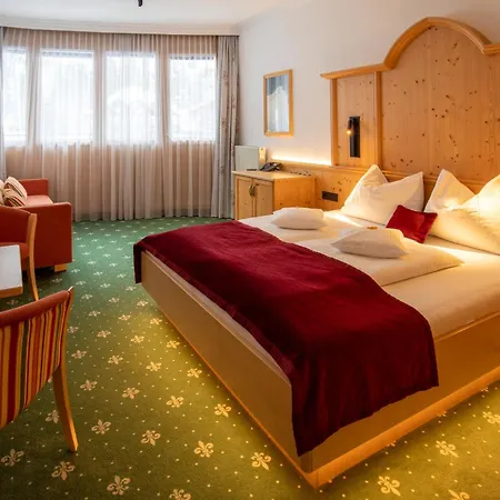 Garni Monte Bianco ホテル 4*